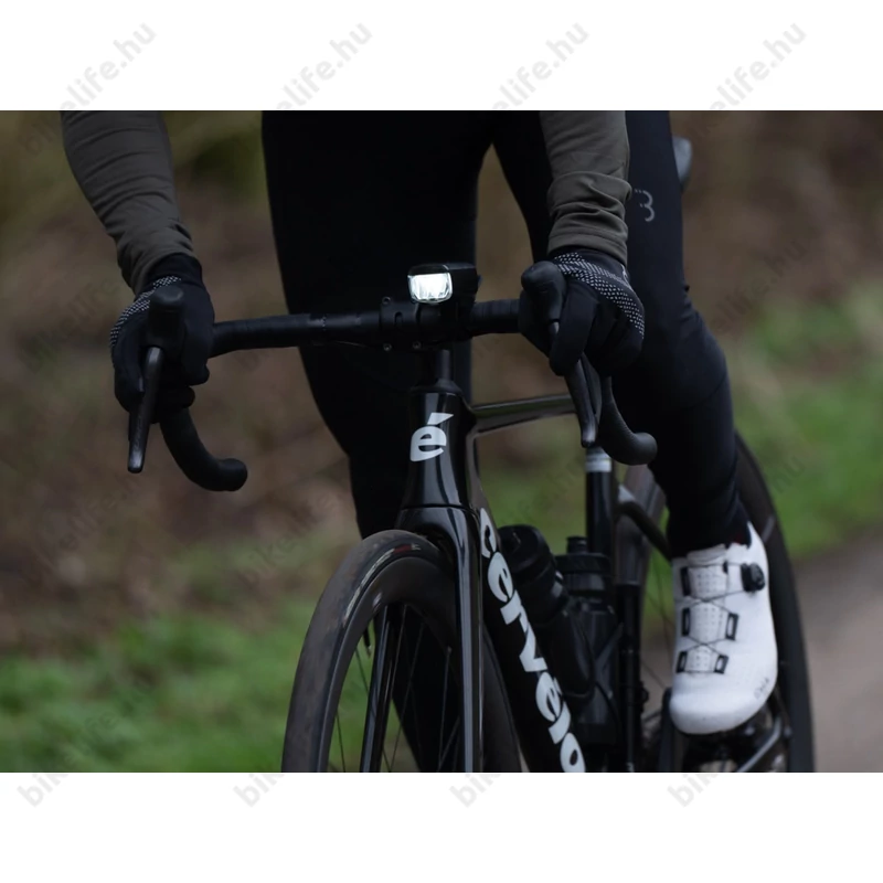 BBB Stud50 BLS-230 akkumulátoros első lámpa, LED-es, 200 Lumen, 2500 mAh-s akkumulátorral, fekete