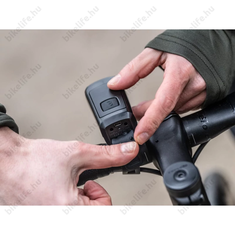 BBB Stud50 BLS-230 akkumulátoros első lámpa, LED-es, 200 Lumen, 2500 mAh-s akkumulátorral, fekete