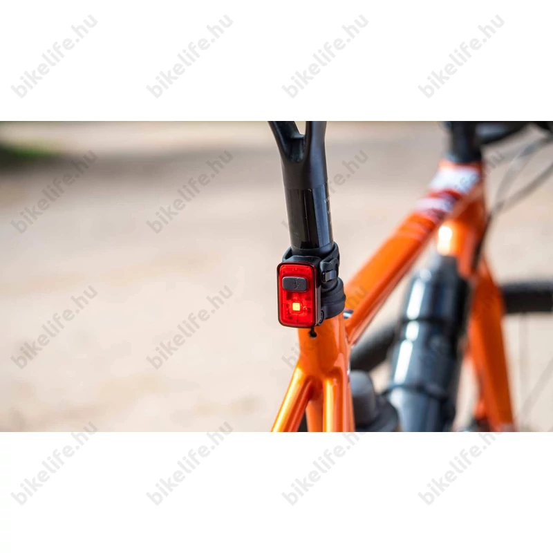 BBB BLS-152 Spark 2.0 akkumulátoros hátsó lámpa, LED, tölthető lithium akkumulátorral, fekete