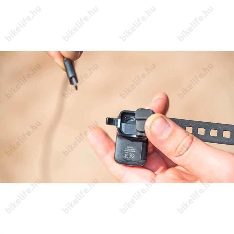 BBB BLS-152 Spark 2.0 akkumulátoros hátsó lámpa, LED, tölthető lithium akkumulátorral, fekete