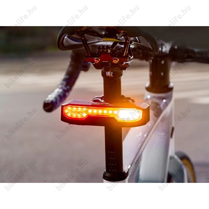 Ravemen NT101 akkus hátsó lámpa vezeték nélküli kezelővel féklámpa és index funkcióval dudával és riasztóval 160 lumen fényerővel