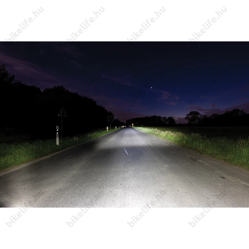 AXA Nxt60 dinamós első lámpa LED-es, 60LUX, 4 vezetékes, kapcsolós, állófény funkcióval