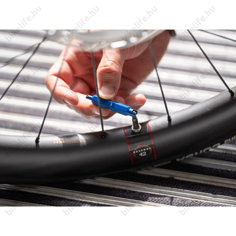 BBB CoreControl BTL-207 szelepszerelő szerszám auto és presta (szingó) szelepekhez alu kék