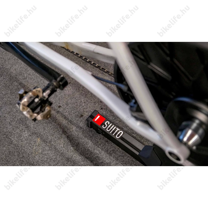 Elite Suito interaktív görgő wattmérős, 2,5%-15%, hátsó kerék helyére + Tr.Block