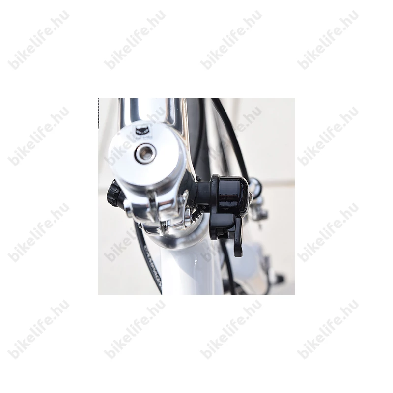 Itt egyáltalán nincs útban