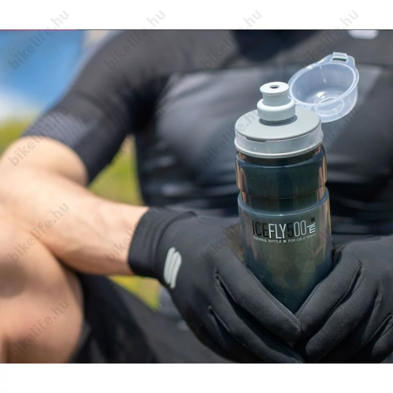 praktikus és könnyű