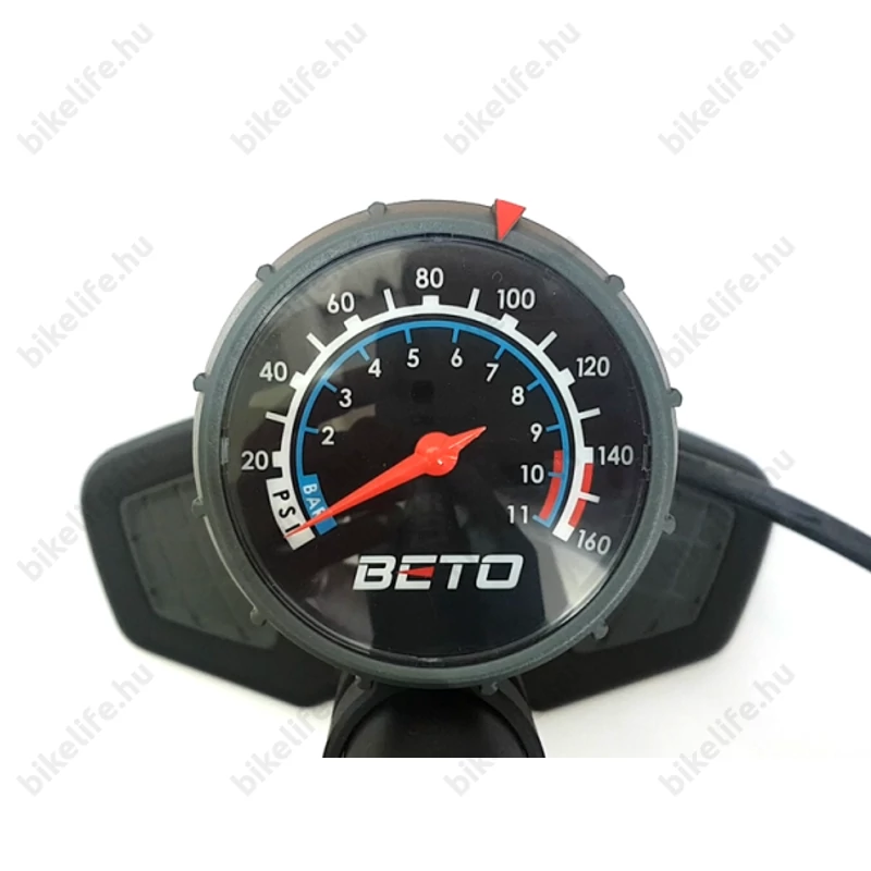 Tiszta, jól áttekinthető nyomásmérő