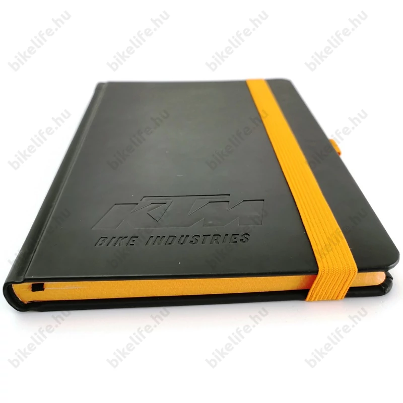 A lapélei narancssárgán pompáznak.