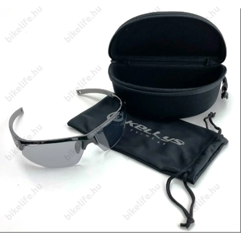 a szemüveg a tartozék tokokkal