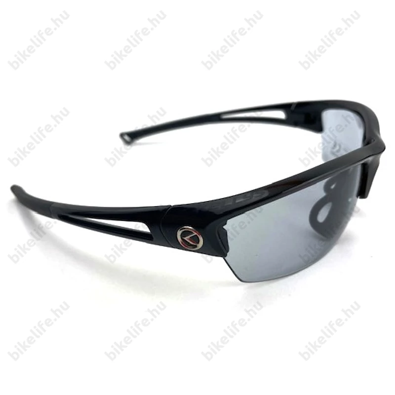 a szemüveg oldalról