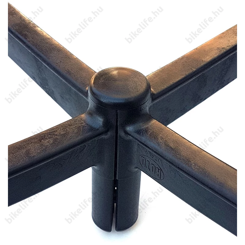 A kupak a helyére pattintva