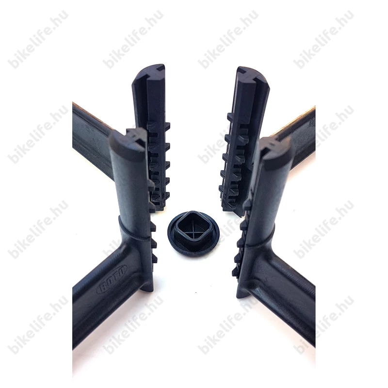 Praktikus a láb karmos illesztése, melyet az alul látható kupakkal fogunk össze