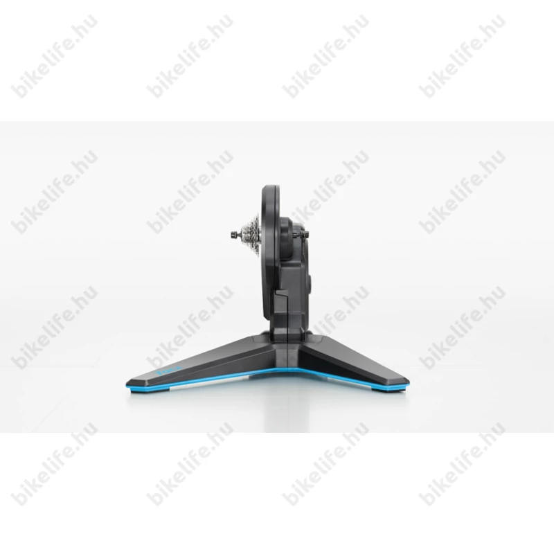 Tacx Flux 2 Smart T2980 DirektDrive interaktív tréner 2000W, 16 fokos emelkedőt szimulál