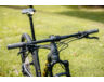 Kellys Gate 30 Dark 29"-os MTB kerékpár 1x12 fokozatú Deore váltó, levegős Rock Shox 100mm villa, M